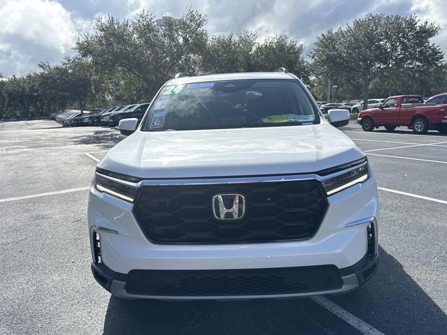 Used 2024 White Honda Touring image 9