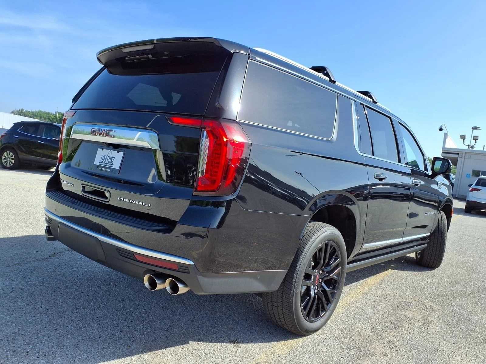 Used 2024 Onyx Black GMC Denali image 39