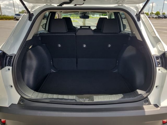Used 2024  Toyota LE image 9