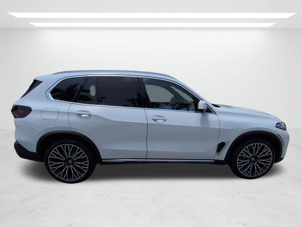 New 2026 Alpine White BMW xDrive40i image 3