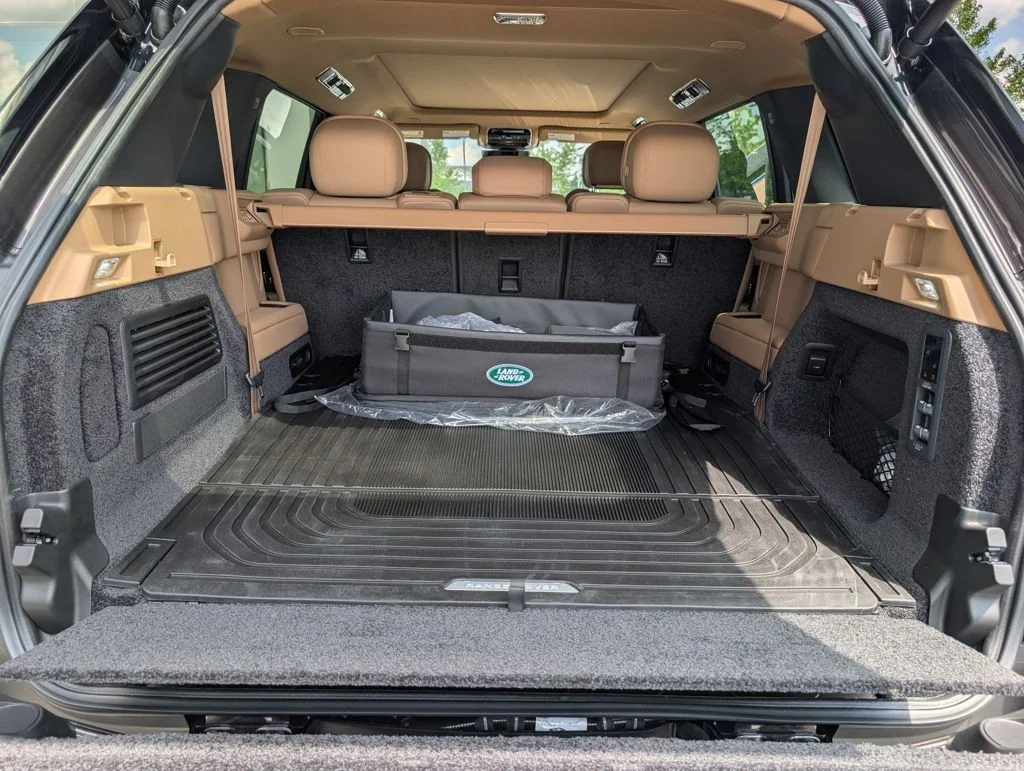 New 2026 Charente Grey Land Rover SE image 24
