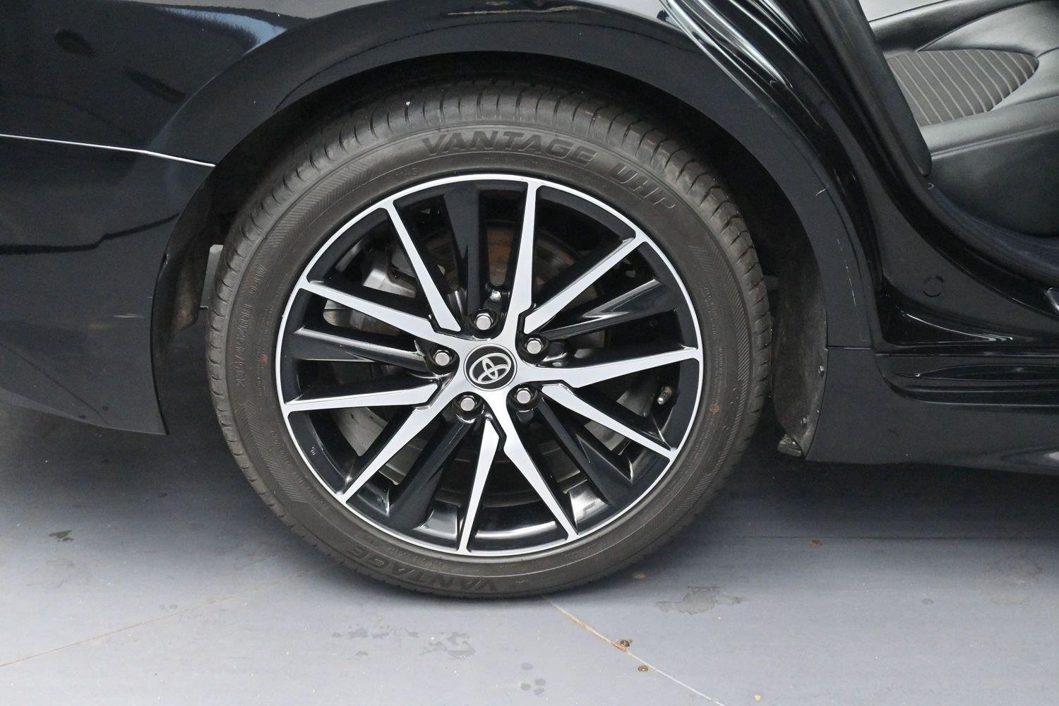 Used 2023 Midnight Black Metallic Toyota SE image 31