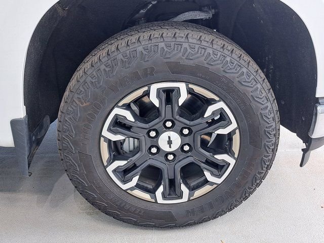 Used 2021 White Chevrolet WT image 25