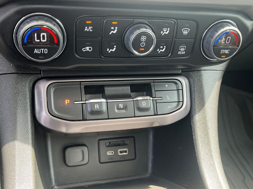 Used 2023 Sterling Metallic GMC AT4 image 17