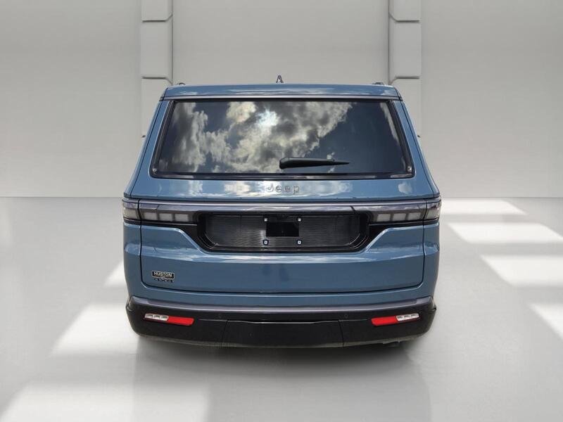 New 2026 Steel Blue Exterior Paint Jeep LIMITED RESERVE 4X4 image 4