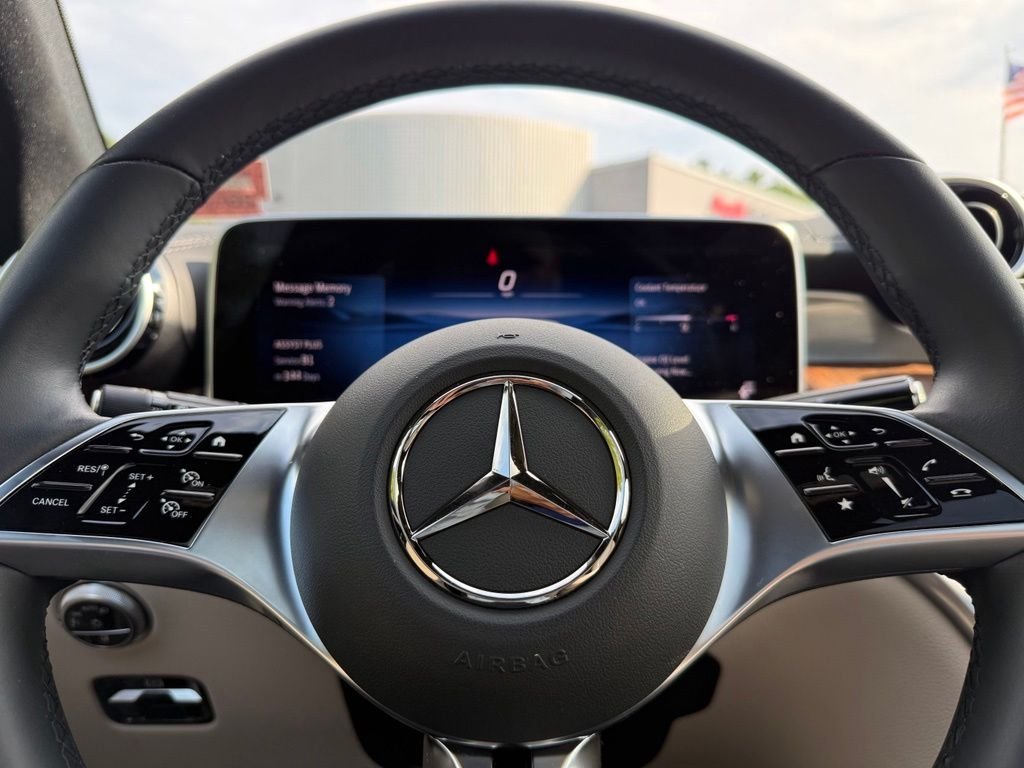 Used 2025 White Mercedes-Benz GLC 350e image 50