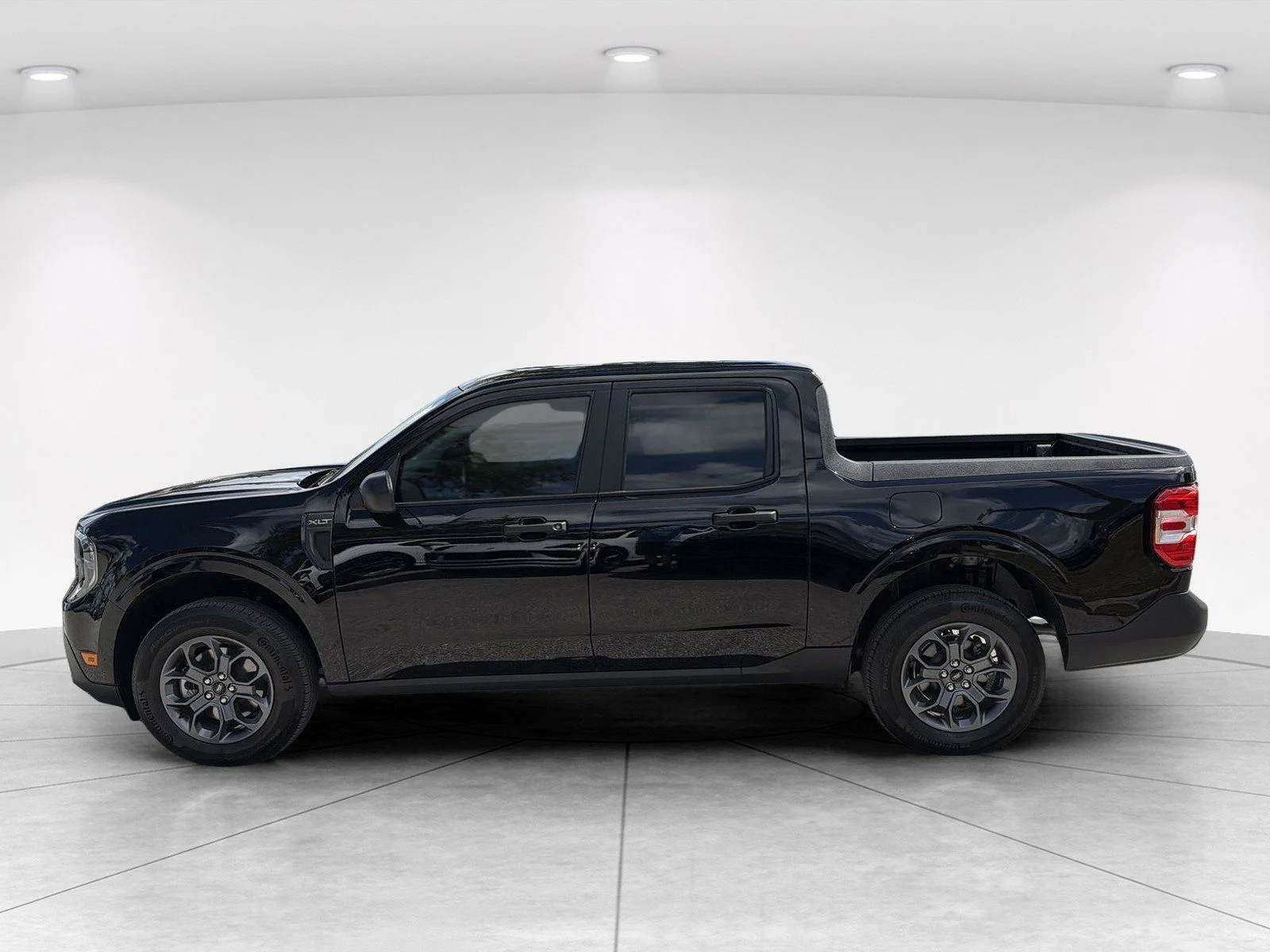 Used 2025 Black Ford XLT image 8