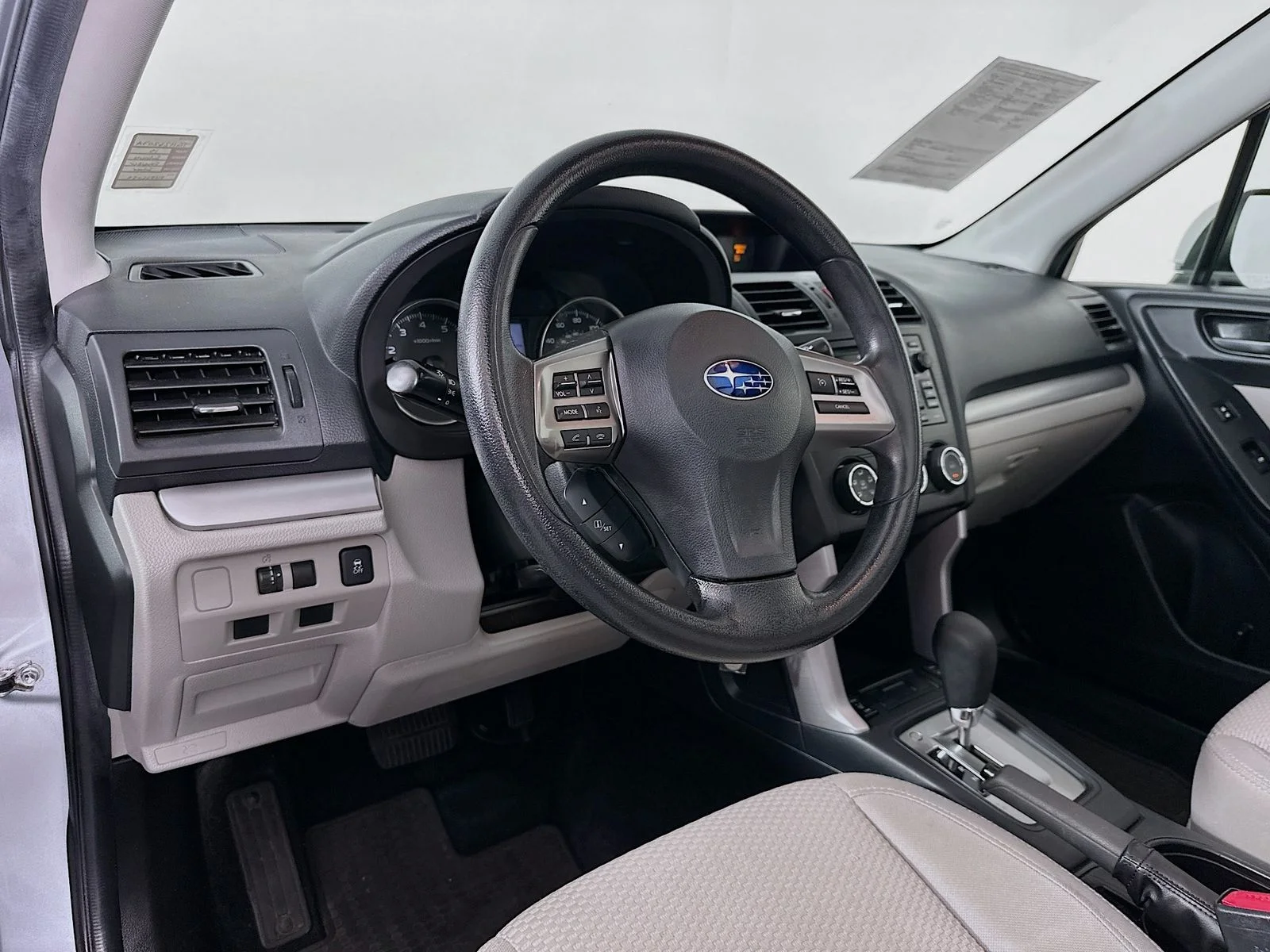 Used 2015 Ice Silver Metallic Subaru 2.5i Premium image 9