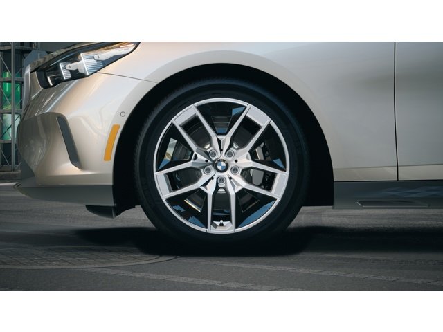 New 2027 Oxide Grey Metallic BMW  image 7
