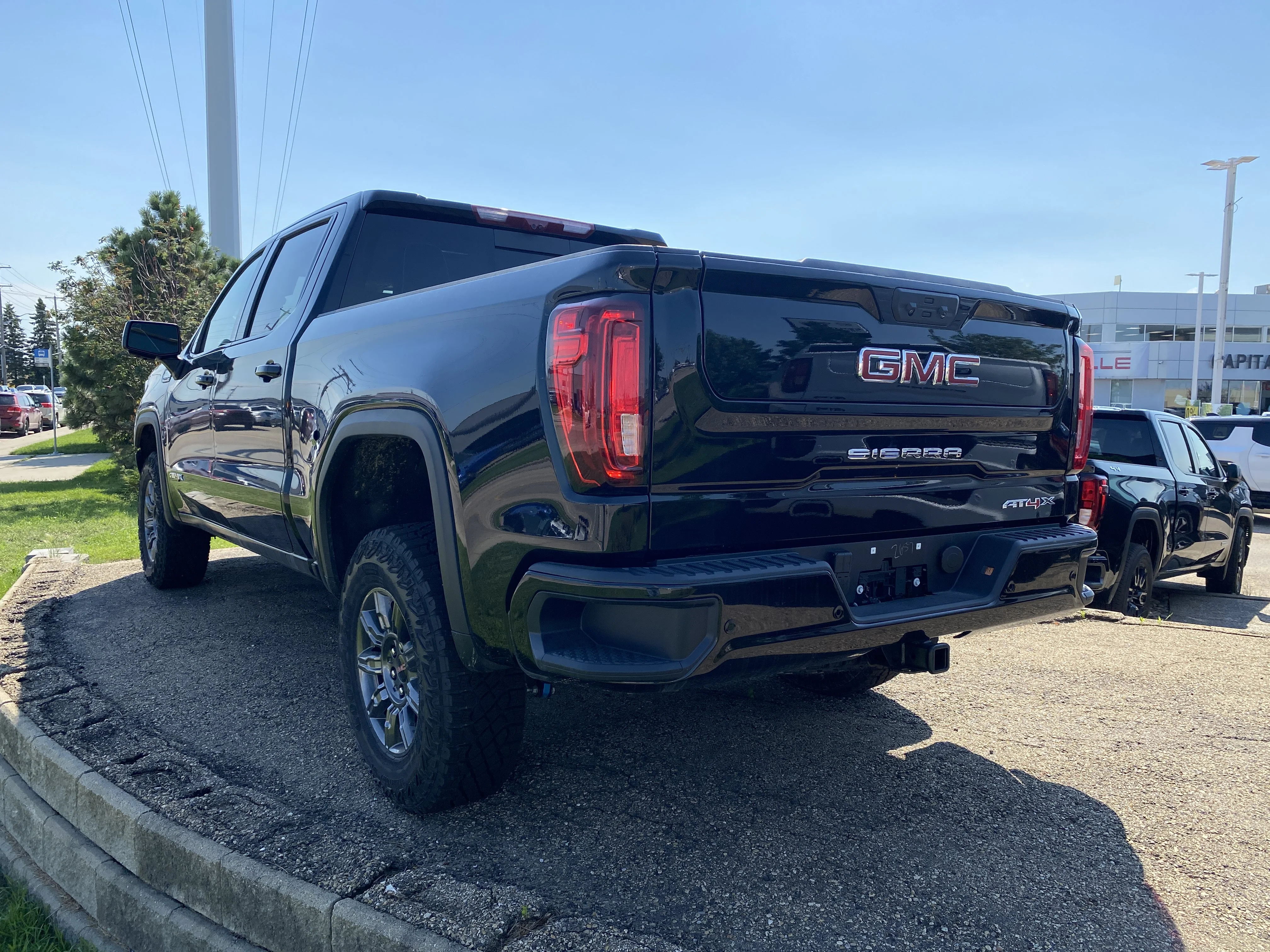 New 2026 ONYX BLACK GMC AT4X image 4