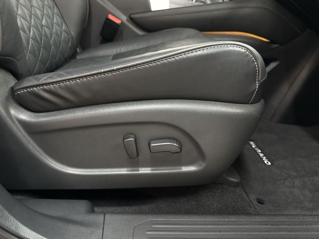 Used 2020 Super Black Metallic Nissan Platinum image 19