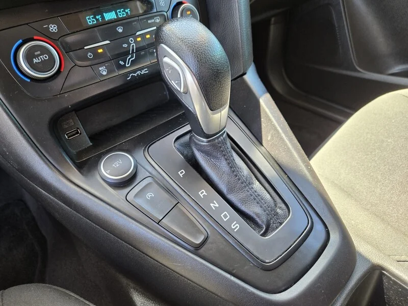 Used 2017 MAGNETIC Ford SE image 20
