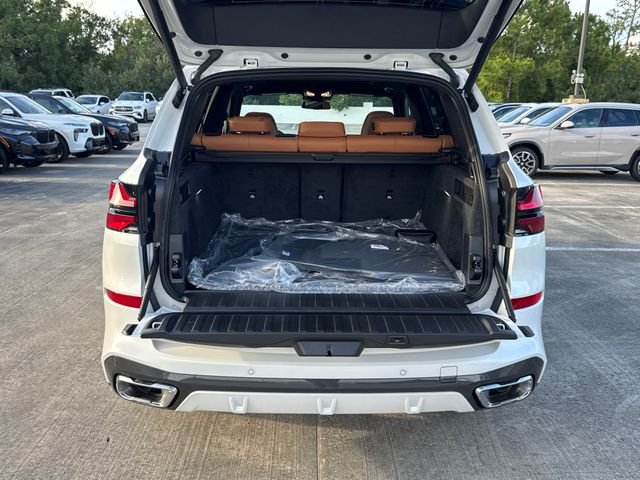 New 2026 Mineral White Metallic BMW sDrive40i image 12