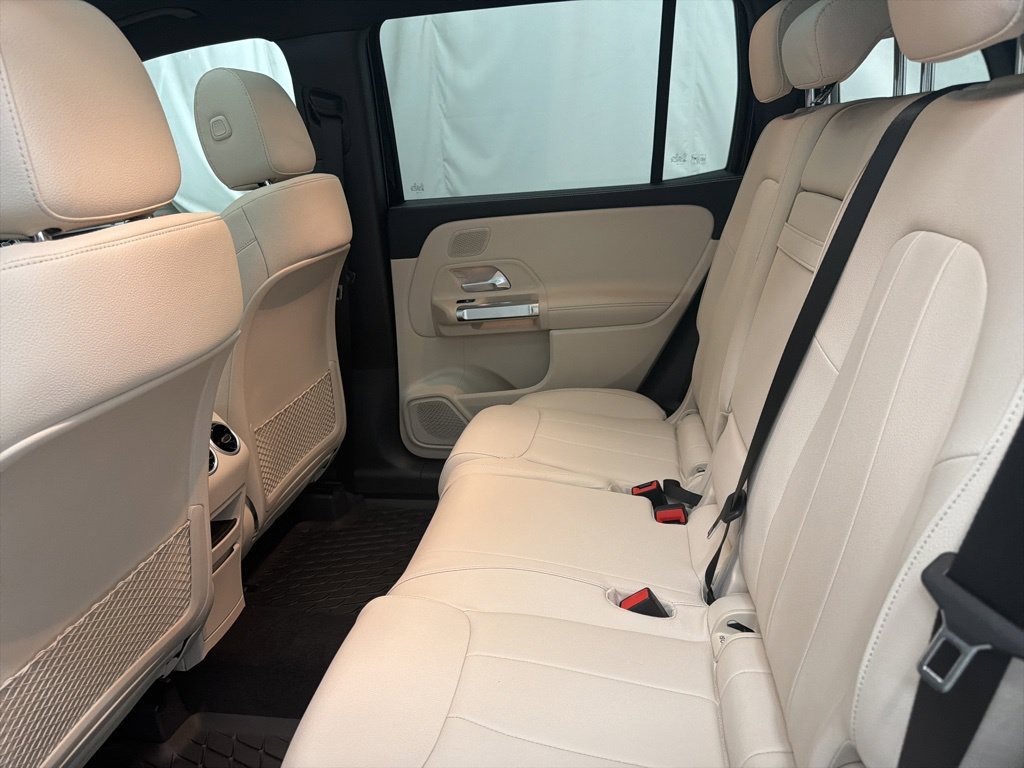 Used 2026 Black Mercedes-Benz GLB 250 image 19