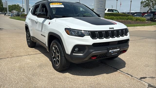 Certified Used 2025 White Jeep Trailhawk image 2