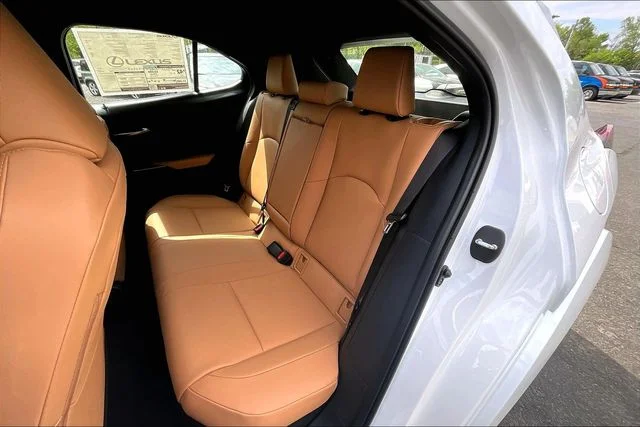 New 2026 Ultra White Lexus 300h Premium image 10