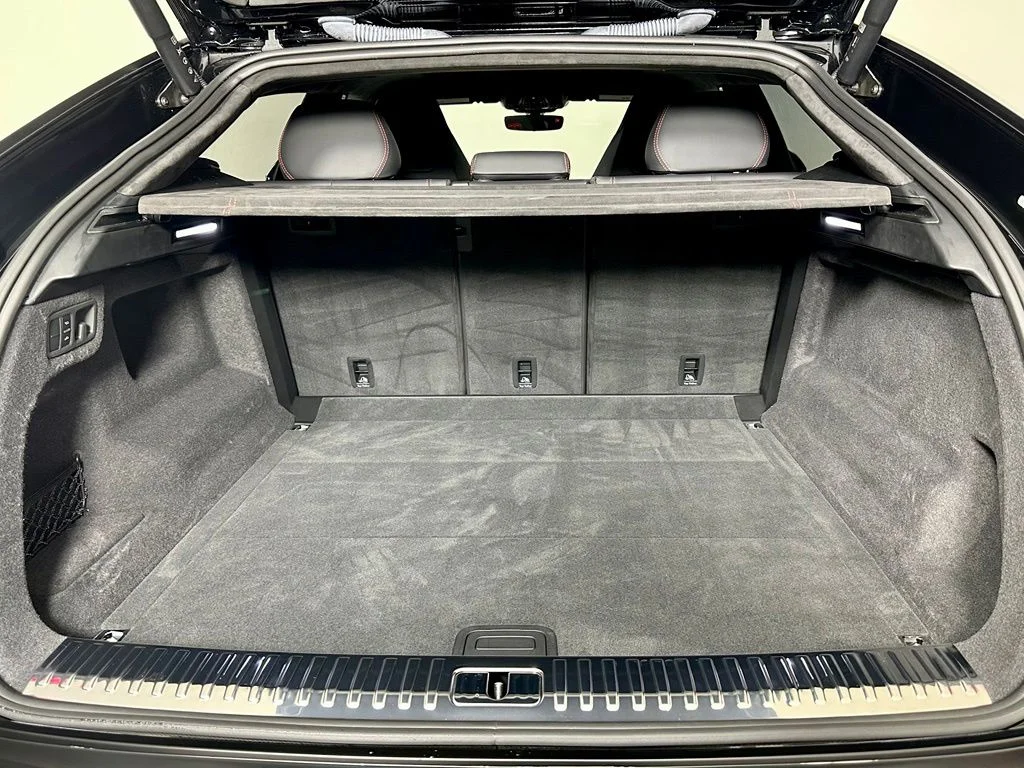 Used 2024 Black Lamborghini S image 26
