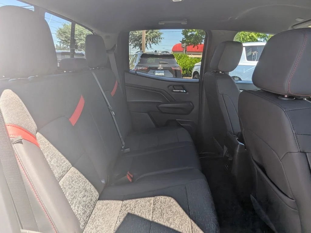 2025 Chevrolet Colorado Z71 - Photo 26