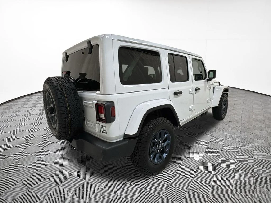 New 2026 Bright White Clear-Coat Exterior Paint Jeep Sport image 9