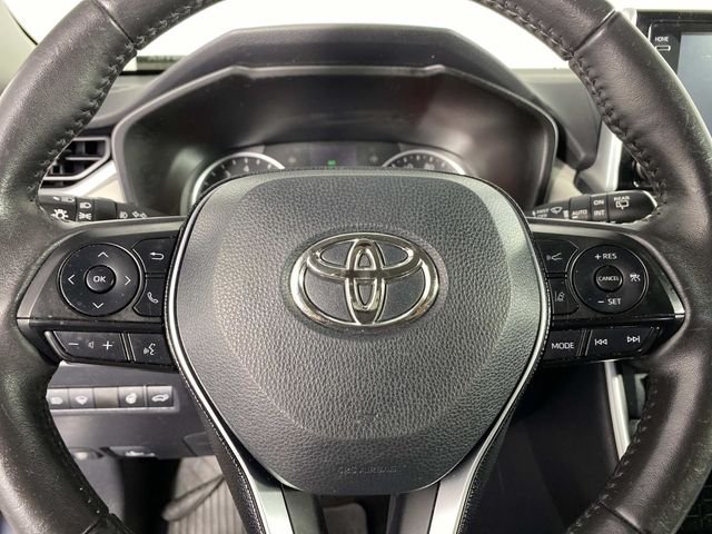 Used 2019 Gray Toyota XLE image 16