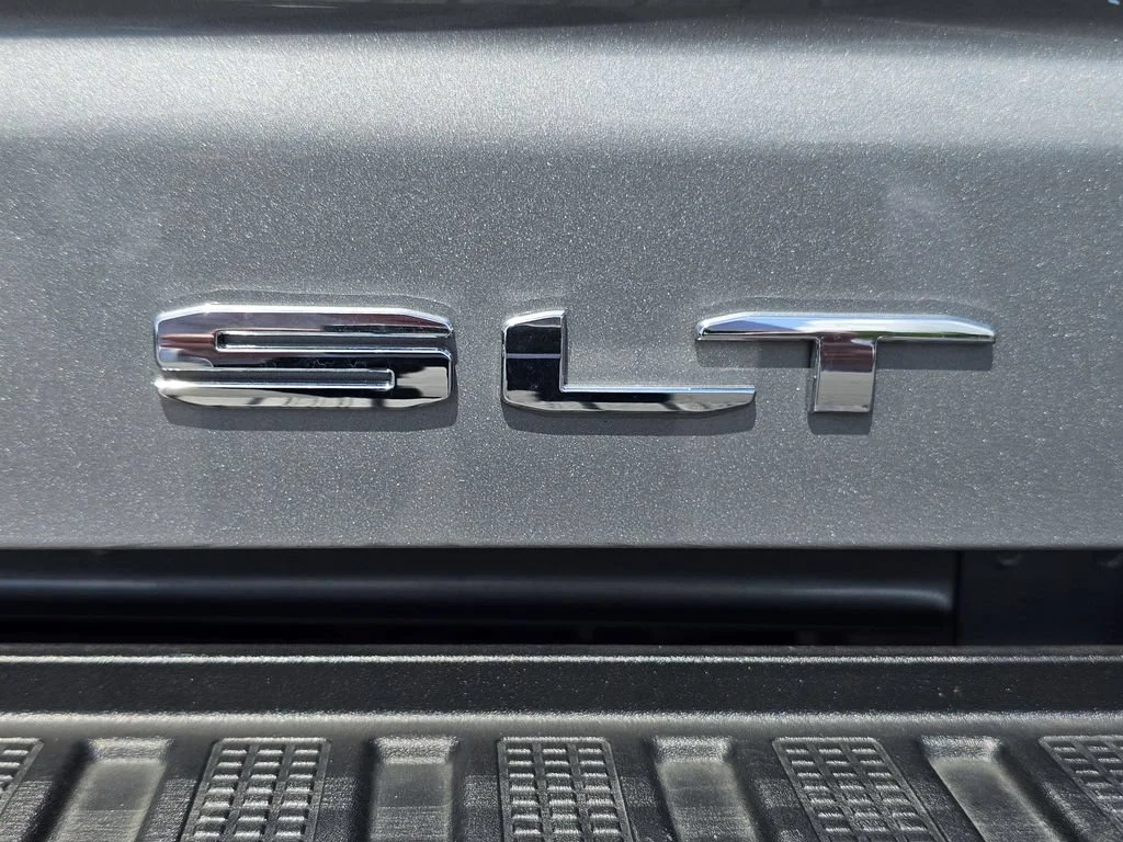 Used 2025 Sterling Metallic GMC SLT image 11