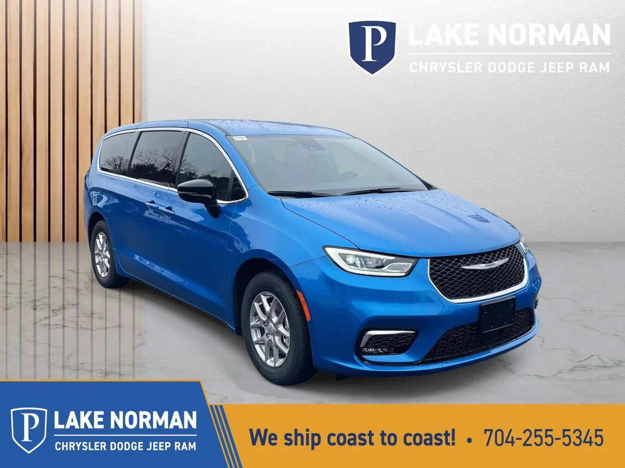 2026 Chrysler Pacifica Select's photo