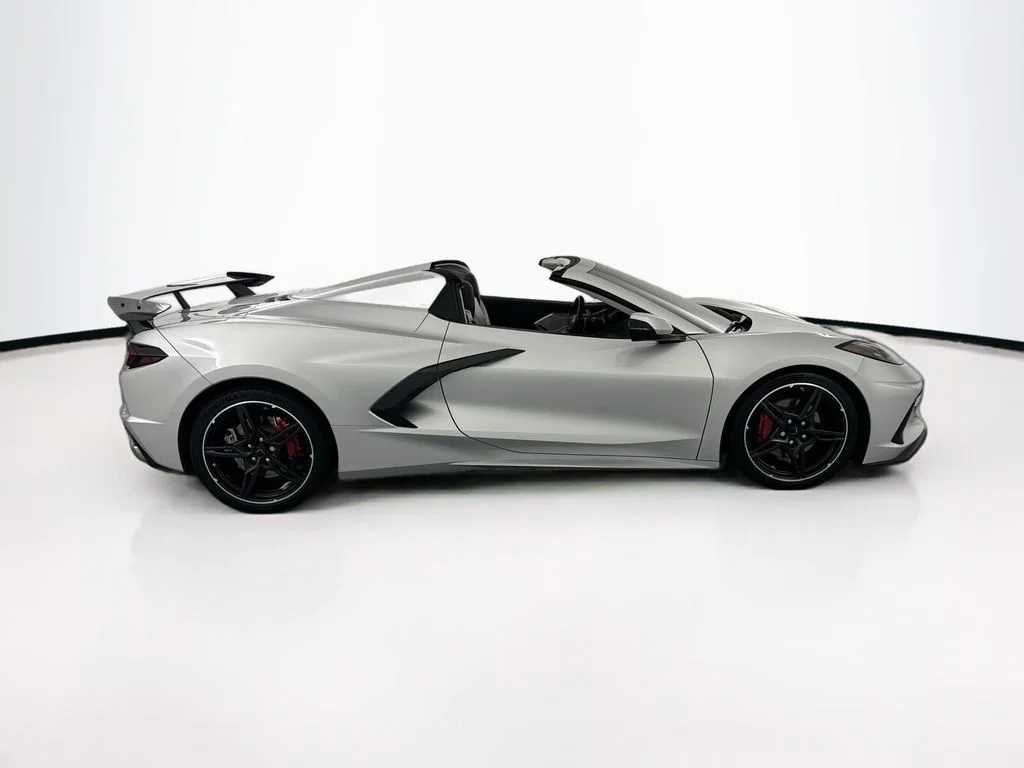 Used 2020 Silver Chevrolet Stingray image 4