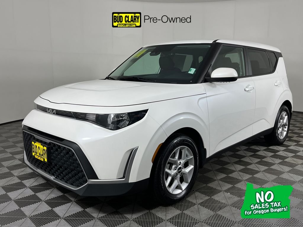2023 Kia Soul 2.0L S IVT's photo