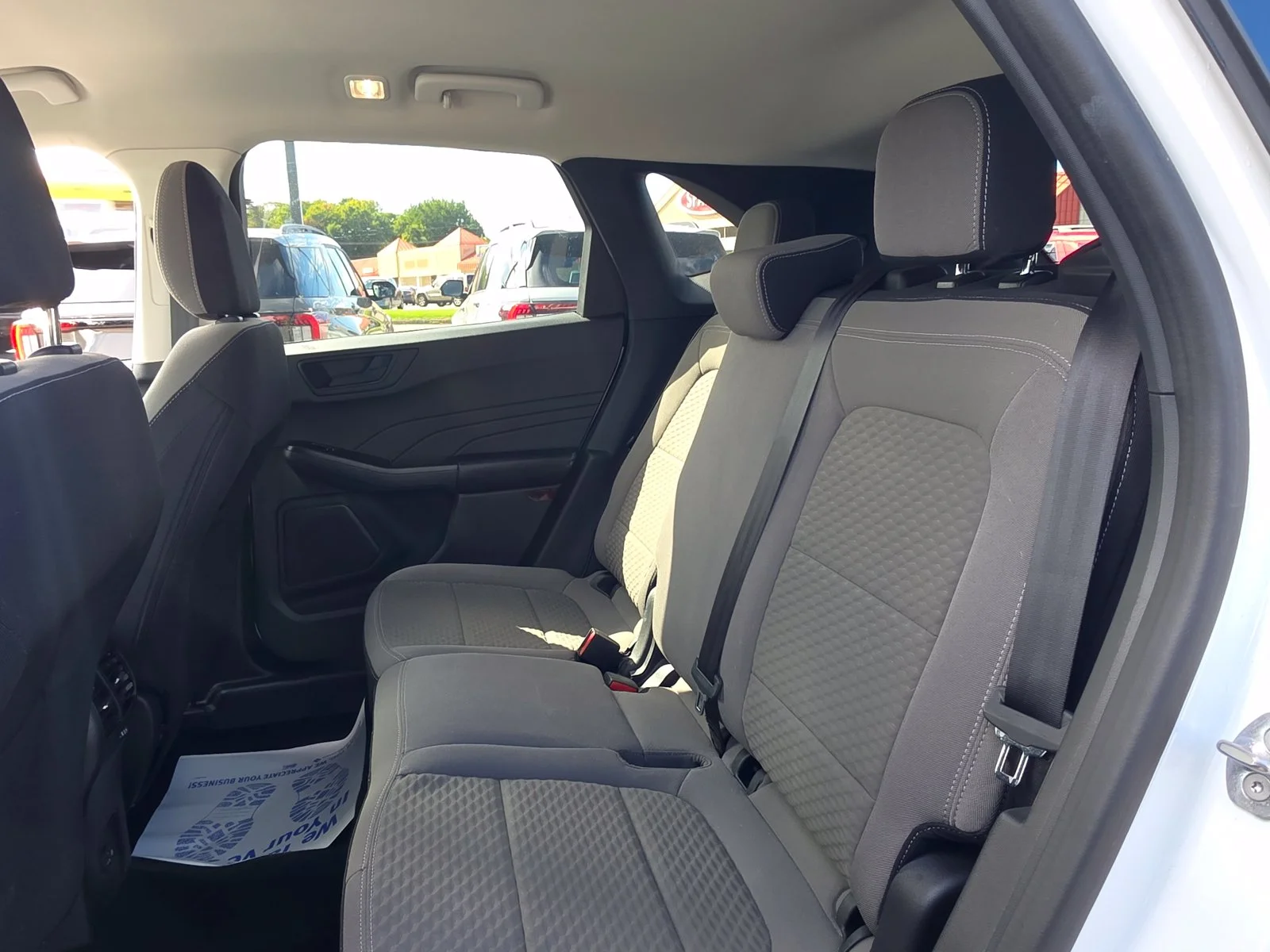 Used 2022 Oxford White Ford SE image 24