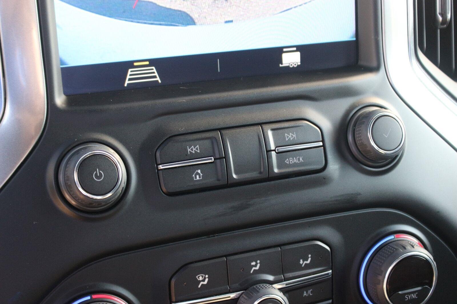 Used 2022 SUMMIT WHITE Chevrolet RST image 26