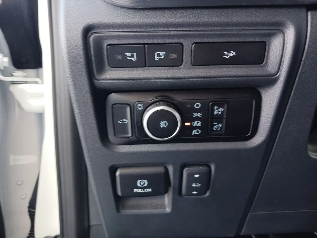 Used 2023 White Ford Lariat image 39
