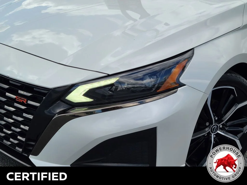 Used 2023 White Nissan 2.5 SR image 11