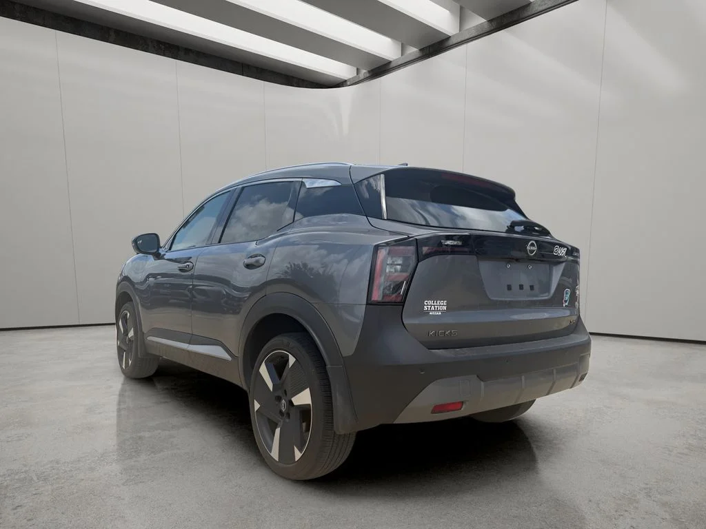 Used 2025 Gun Metallic Nissan SR image 3