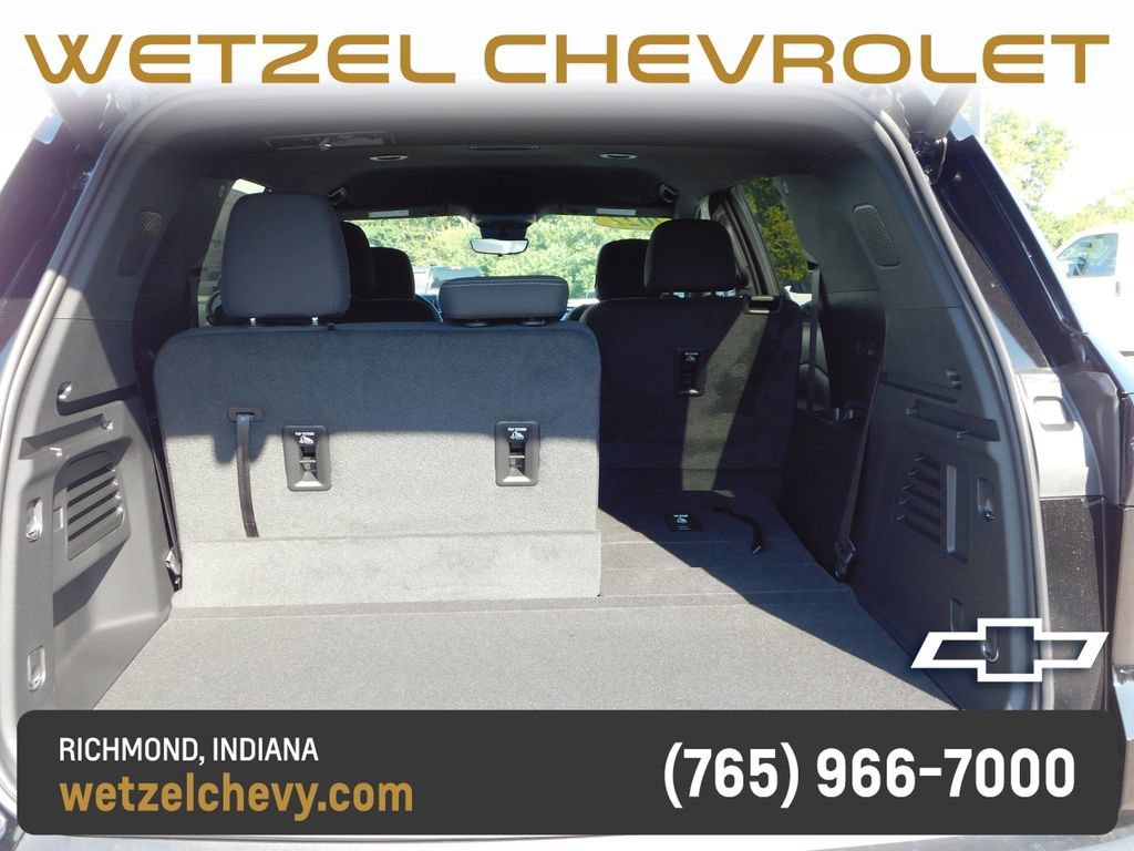 New 2027 Mosaic Black Metallic Chevrolet LT image 24