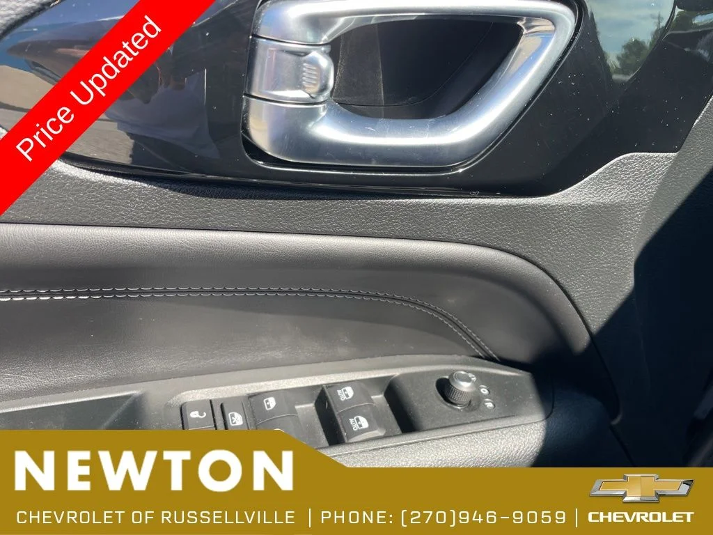 Used 2022 Diamond Black Jeep Latitude image 8