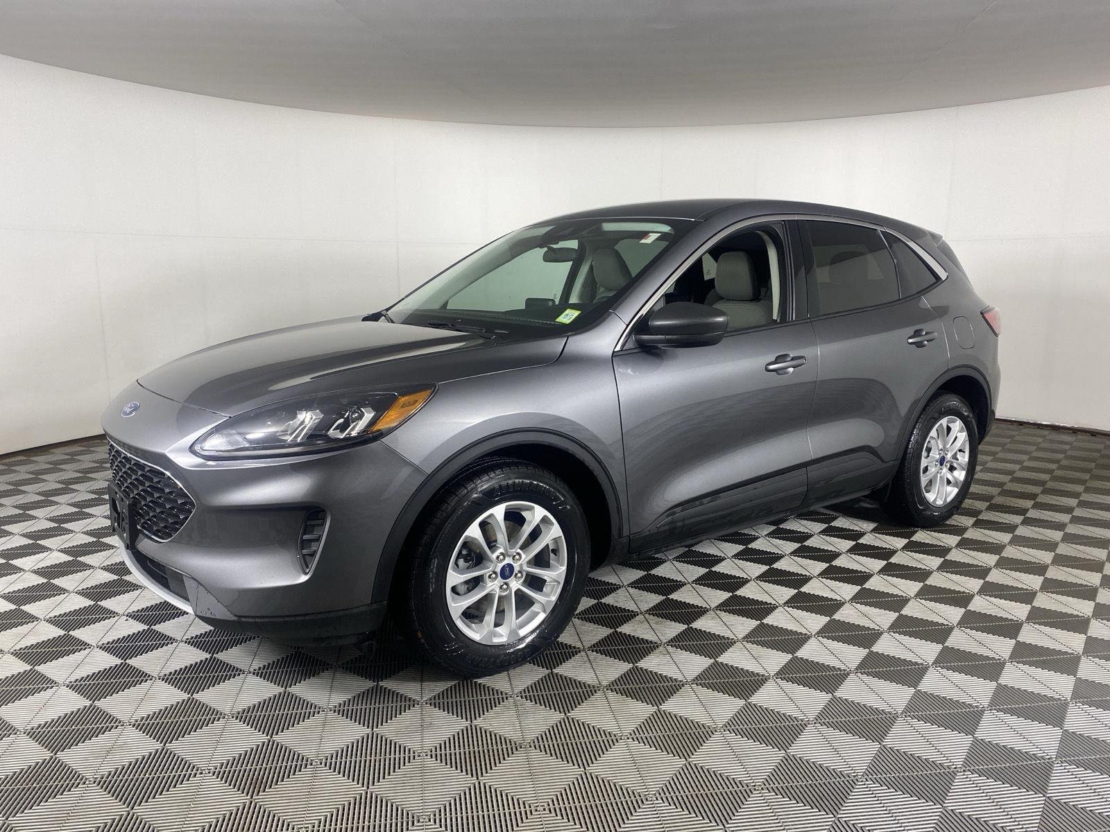Used 2022 Carbonized Gray Ford SE image 6