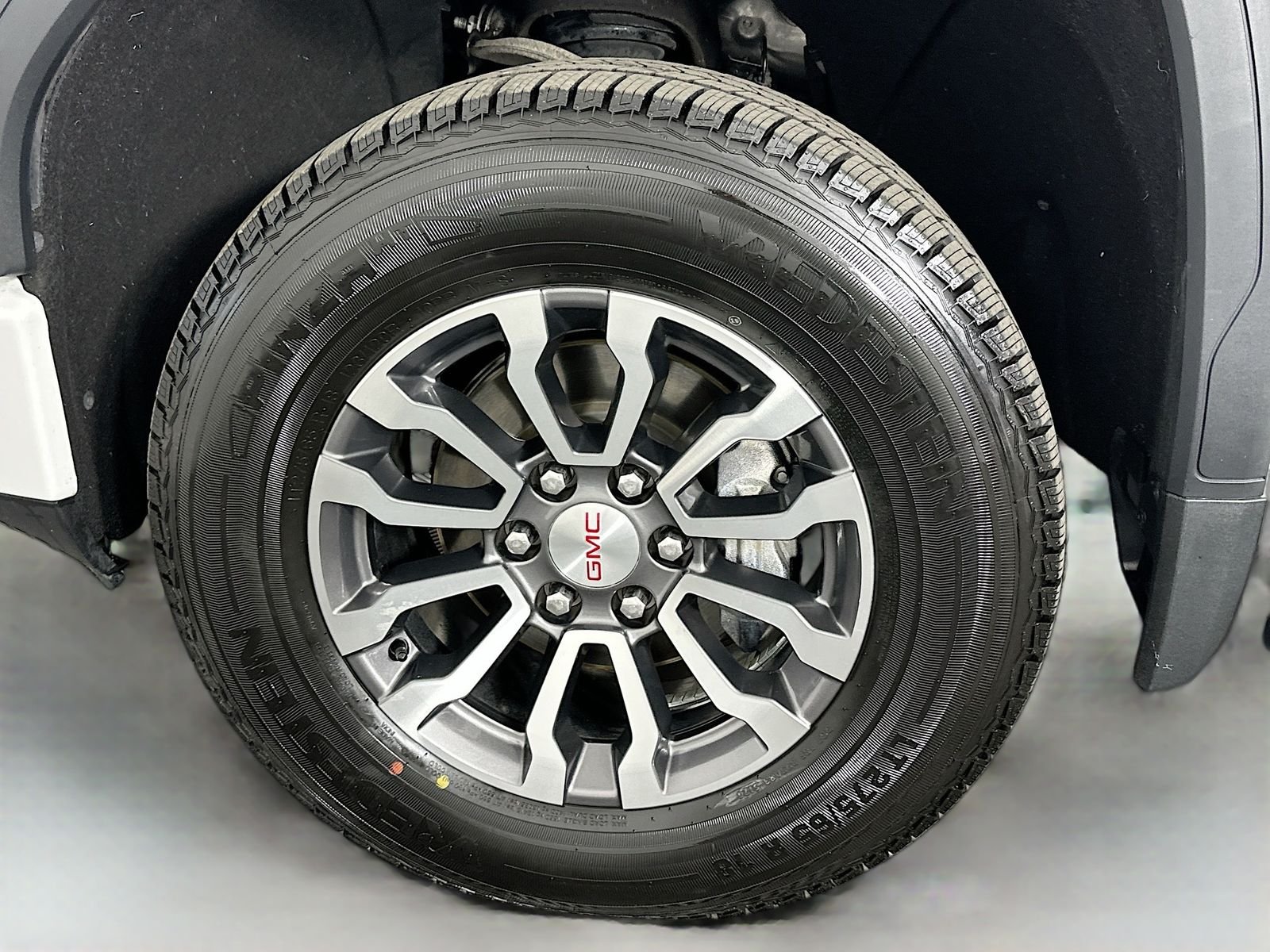 Used 2020 Summit White GMC AT4 image 35