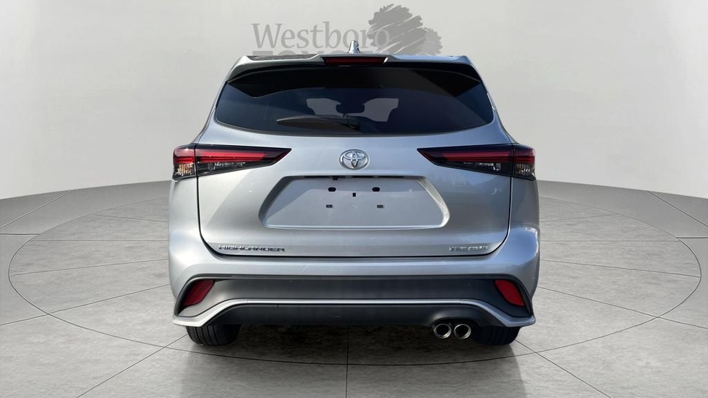 Used 2025 Silver Toyota XSE image 5