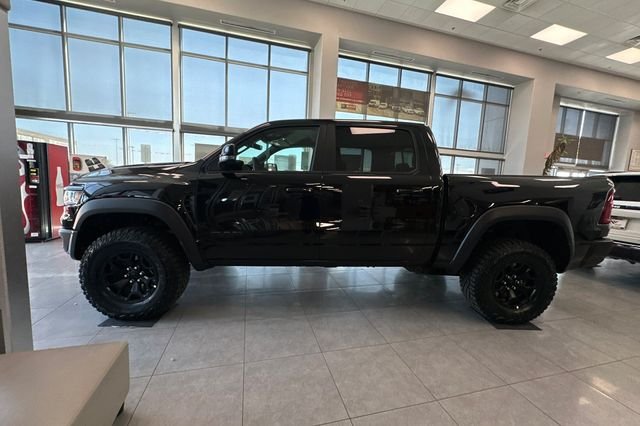 New 2026 Diamond Black Crystal Pearl-Coat Exterior Paint RAM RHO image 6