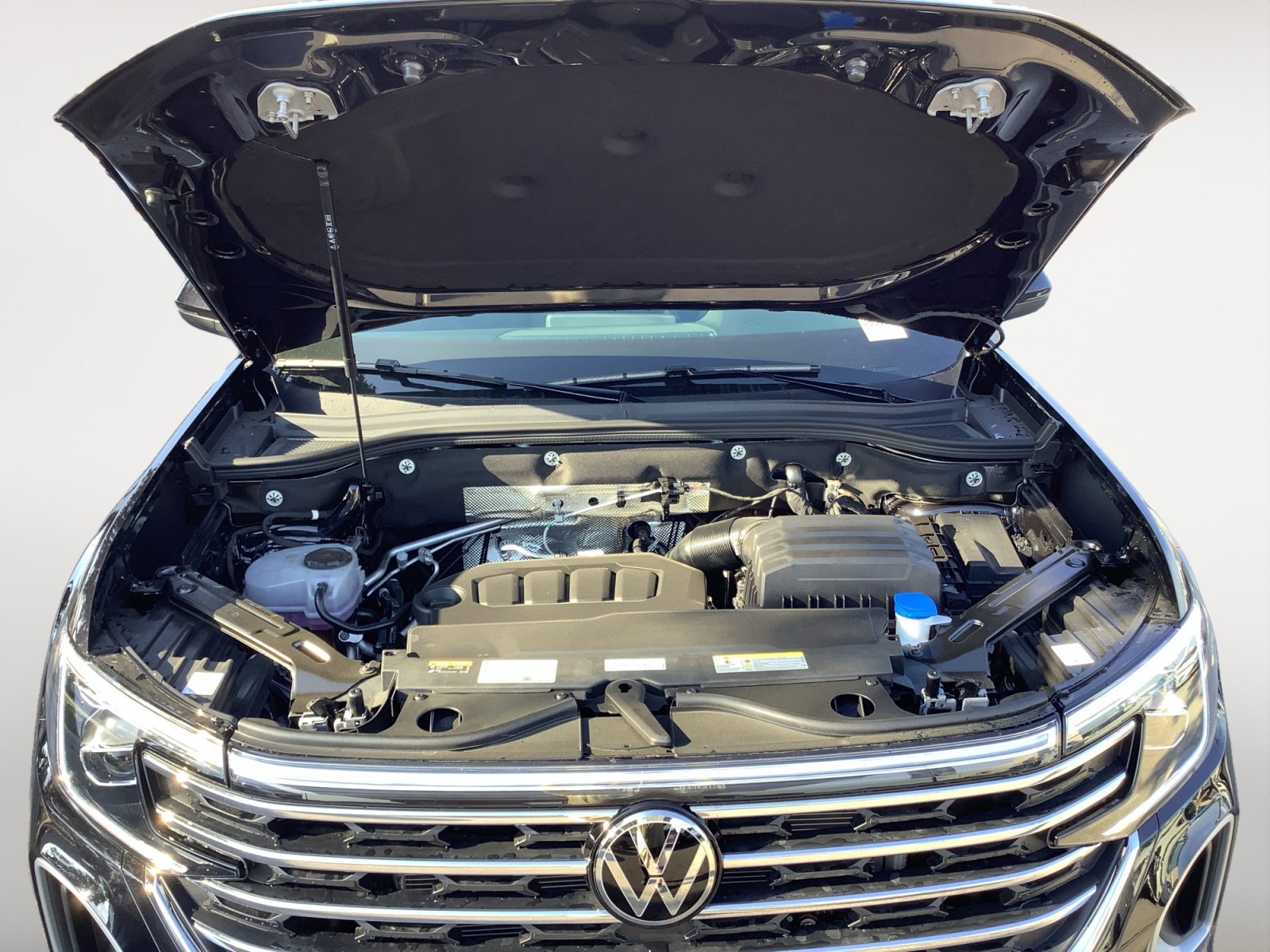 New 2026 Deep Black Pearl Volkswagen 2.0T SE w/Technology image 11