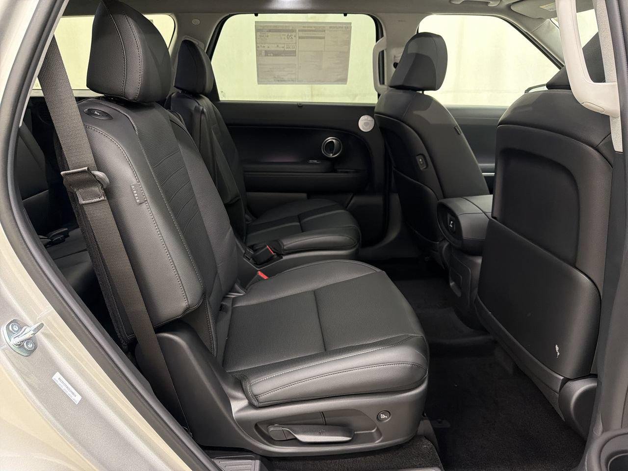 New 2027 Shimmering Silver Hyundai Limited AWD image 20