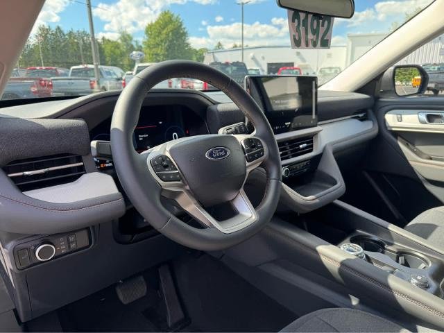 New 2026 Star White Metallic Tri-Coat Ford Active image 17