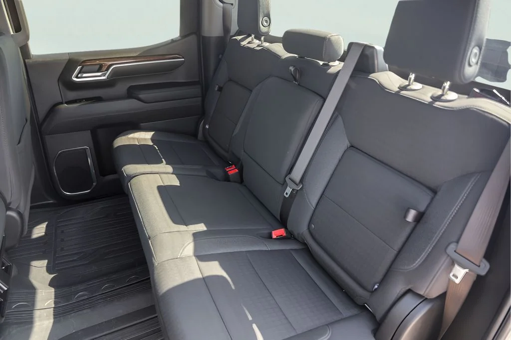 Used 2025 Silver GMC Elevation image 26