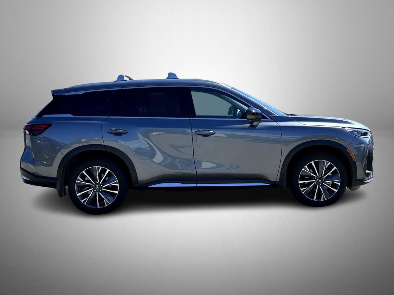 Used 2026 Gray INFINITI LUXE image 4