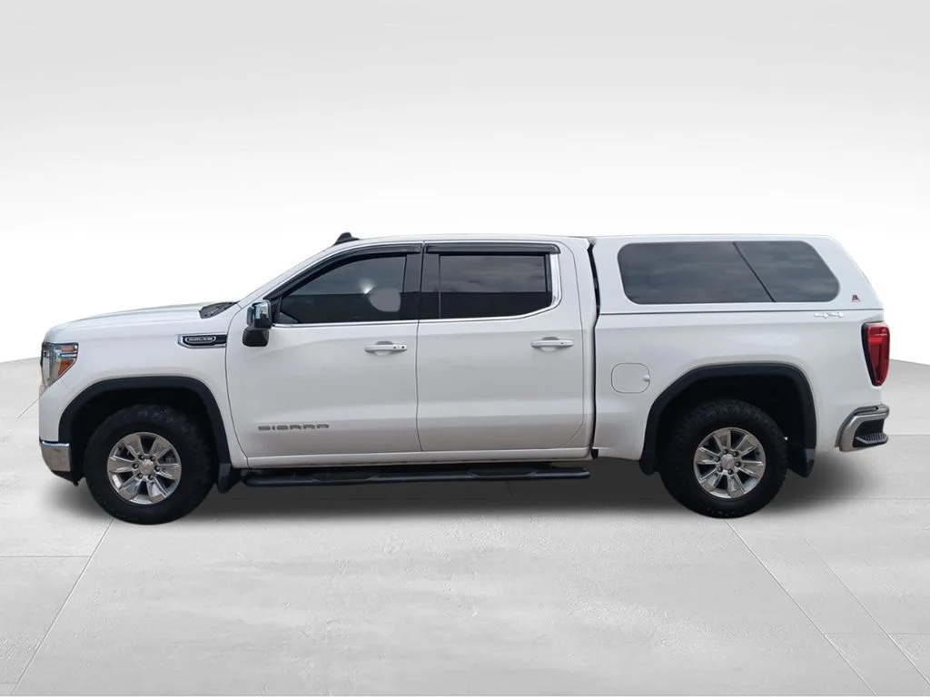 Used 2021 Summit White GMC SLE image 4