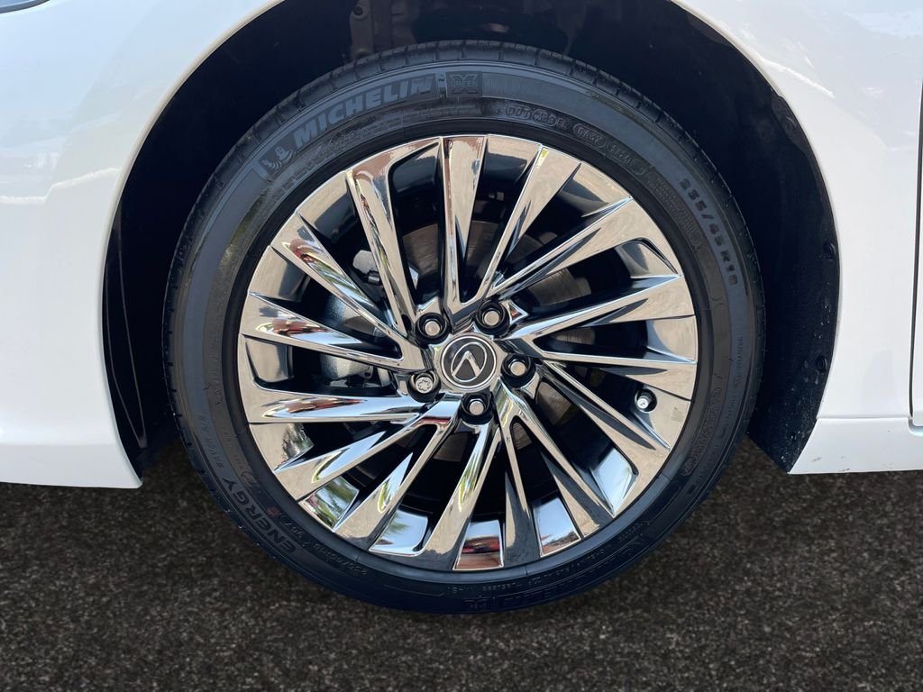 Used 2025 White Pearl Lexus 300h Ultra Luxury image 13