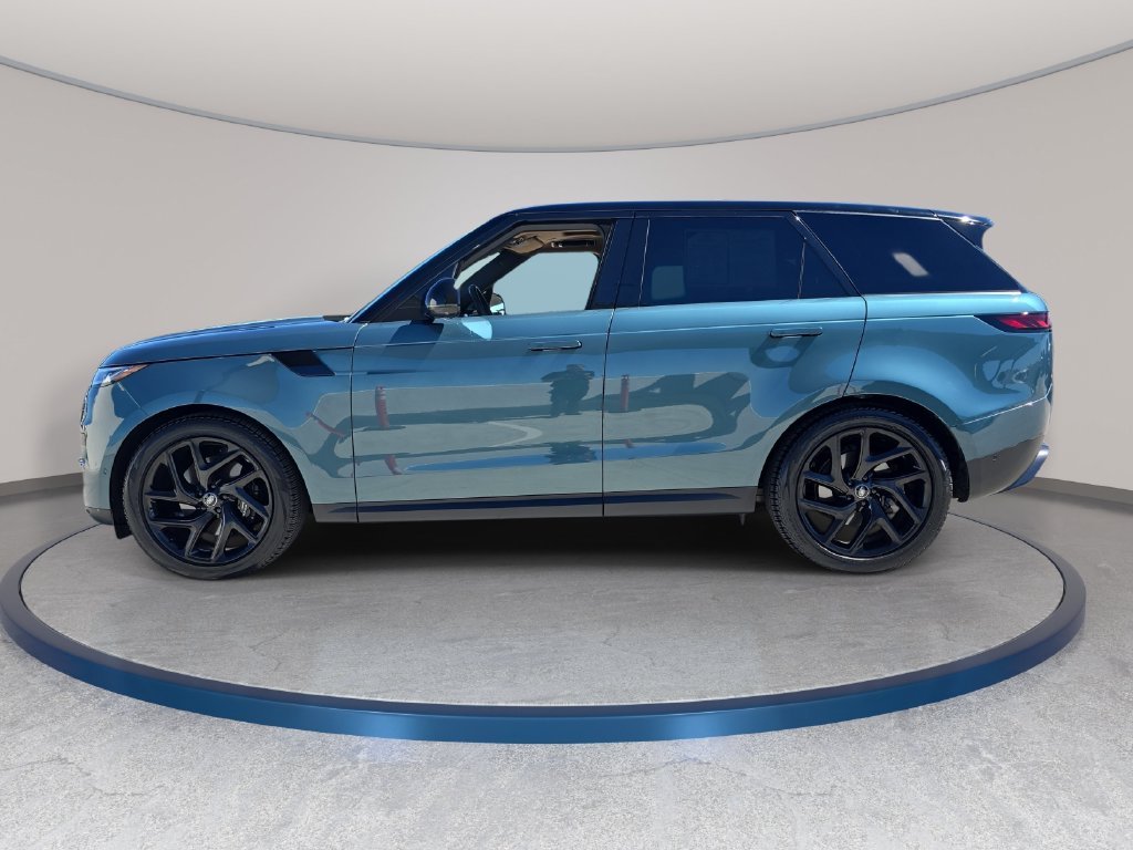 Used 2024 Green Land Rover SE image 8