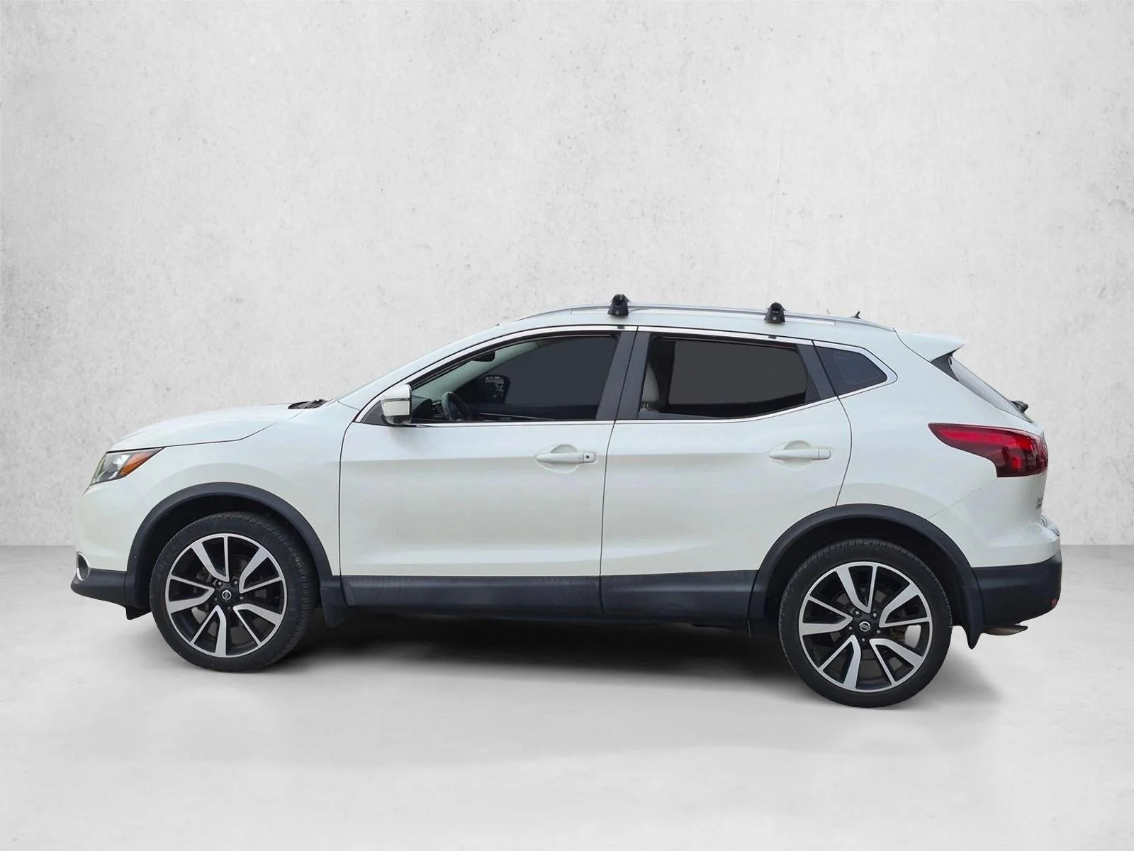 Used 2019 Pearl White Tricoat Nissan SL image 5
