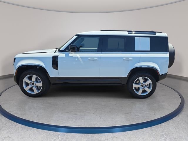 New 2026 Fuji White Land Rover X-Dynamic SE image 8