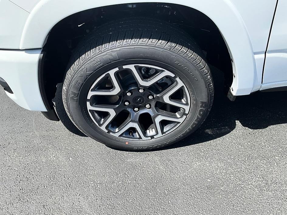 New 2026 Bright White Clear-Coat Exterior Paint RAM Laramie image 11
